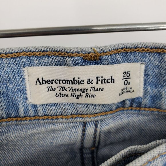 Abercrombie & Fitch The 70's Vintage Flare Ultra High Rise Light Wash Jeans 25 / - Picture 3 of 12